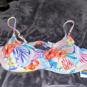No boundaries underwire bikini top